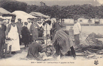 CPA50SLO2610173 - Philatelie - Carte postale ancienne Les tournoux d'gigots à la Faire de Saint-Lo - Cartes postales anciennes de collection