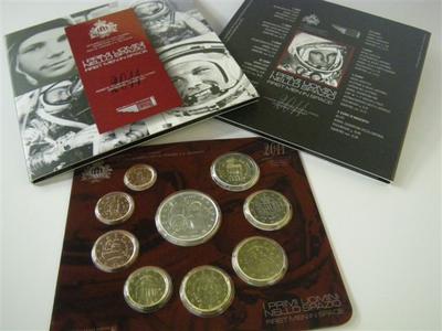 Coffret BU Saint Marin 2011 - Philatélie 50 - coffret BU Saint Marin 2011 - pièces de monnaies euros de collection de Saint Marin