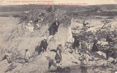 CPA50BRET24101716 - Philatelie - Carte postale ancienne du Rochers du Heu à marée basse de Bretteville - Cartes postales anciennes de collection