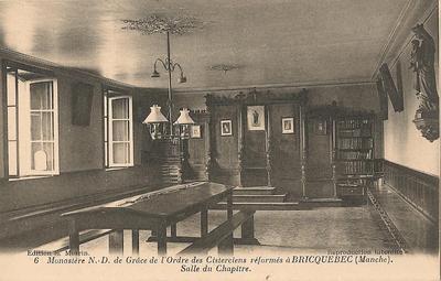 CPA50BRIC40913-9 - Philatélie - Carte postale ancienne de Bricquebec La Salle du chapitre - Cartophilie - Cartes postales de collection