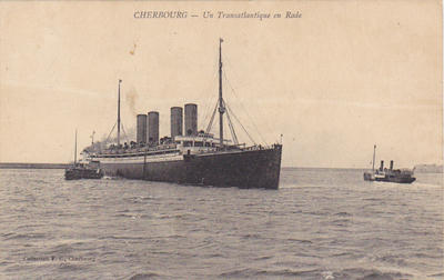 CPA50CHPAQ2710177 - Philatelie - Carte postale ancienne d'un Transatlantique en Rade à Cherbourg - Cartes postales anciennes de collection