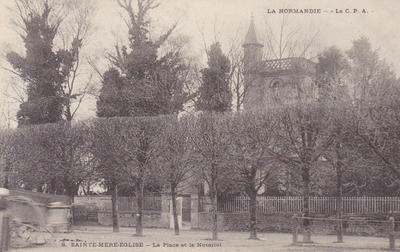 CPA50SME24101714 - Philatelie - Carte postale ancienne de la Place et le Notariat de Sainte-Mère-Eglise - Cartes postales anciennes de collection