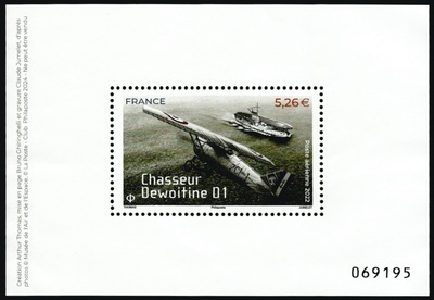 PA92 - Philatélie 50 - Timbre de France Poste Aérienne N°92 - Chasseur Dewoitine D1 en vol et porte avions Le Béarn